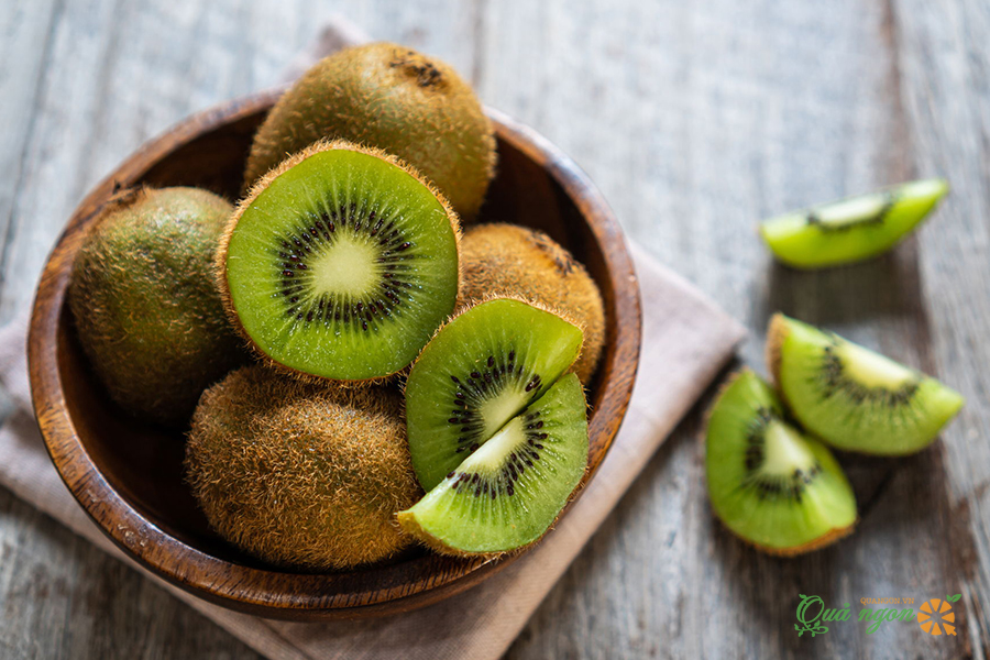 100g kiwi cung cấp khoảng 93-105 mg hàm lượng vitamin C cần thiết