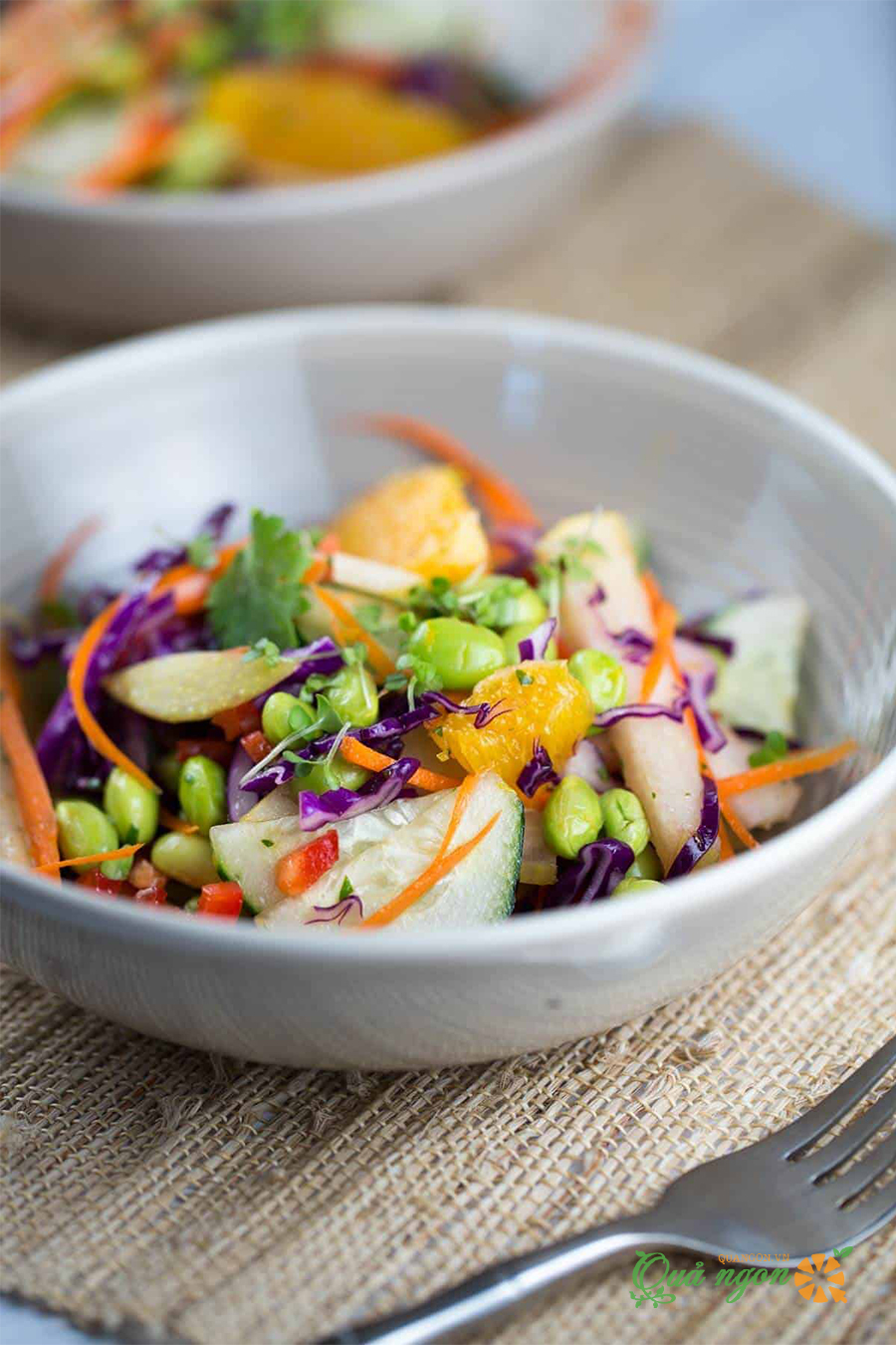 Salad rau củ quả với nước sốt cam gừng đầy màu sắc