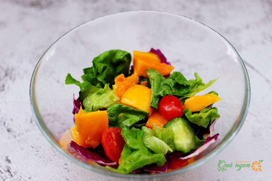 Gợi ý cách làm salad tỏi với rau và trái cây theo mùa