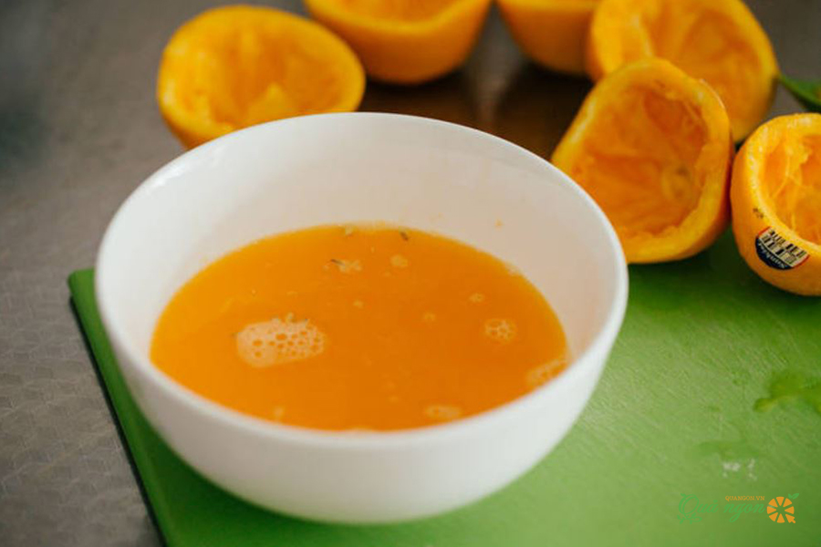 Nước cam ép chứa đầy vitamin C