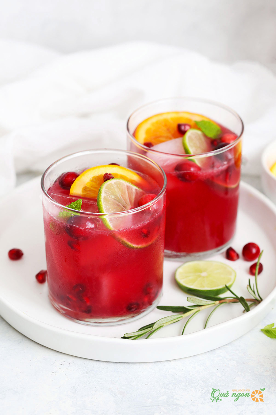 Cách pha chế Mocktail lựu cam chanh với nước Sparkling