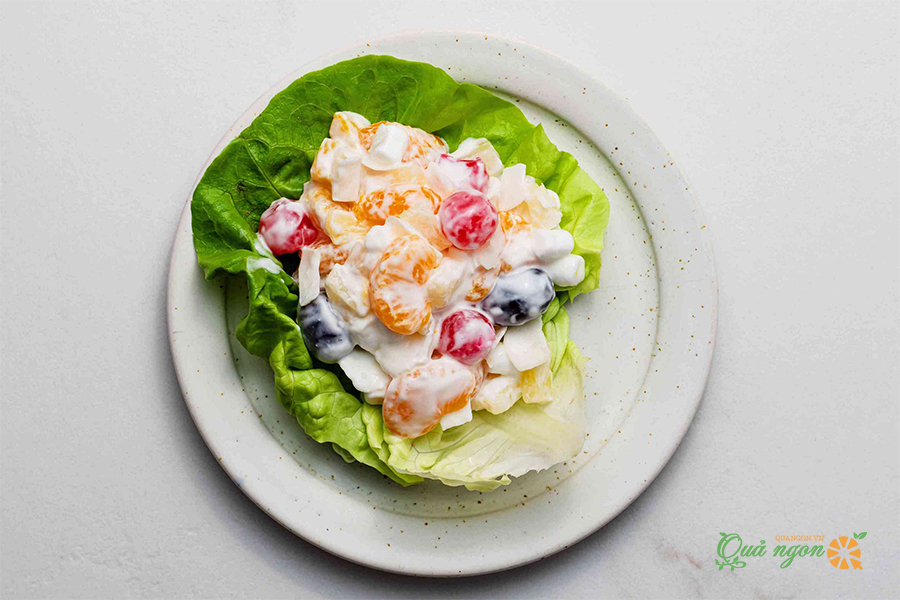 Cách làm salad trái cây Ambrosia với sốt kem chua